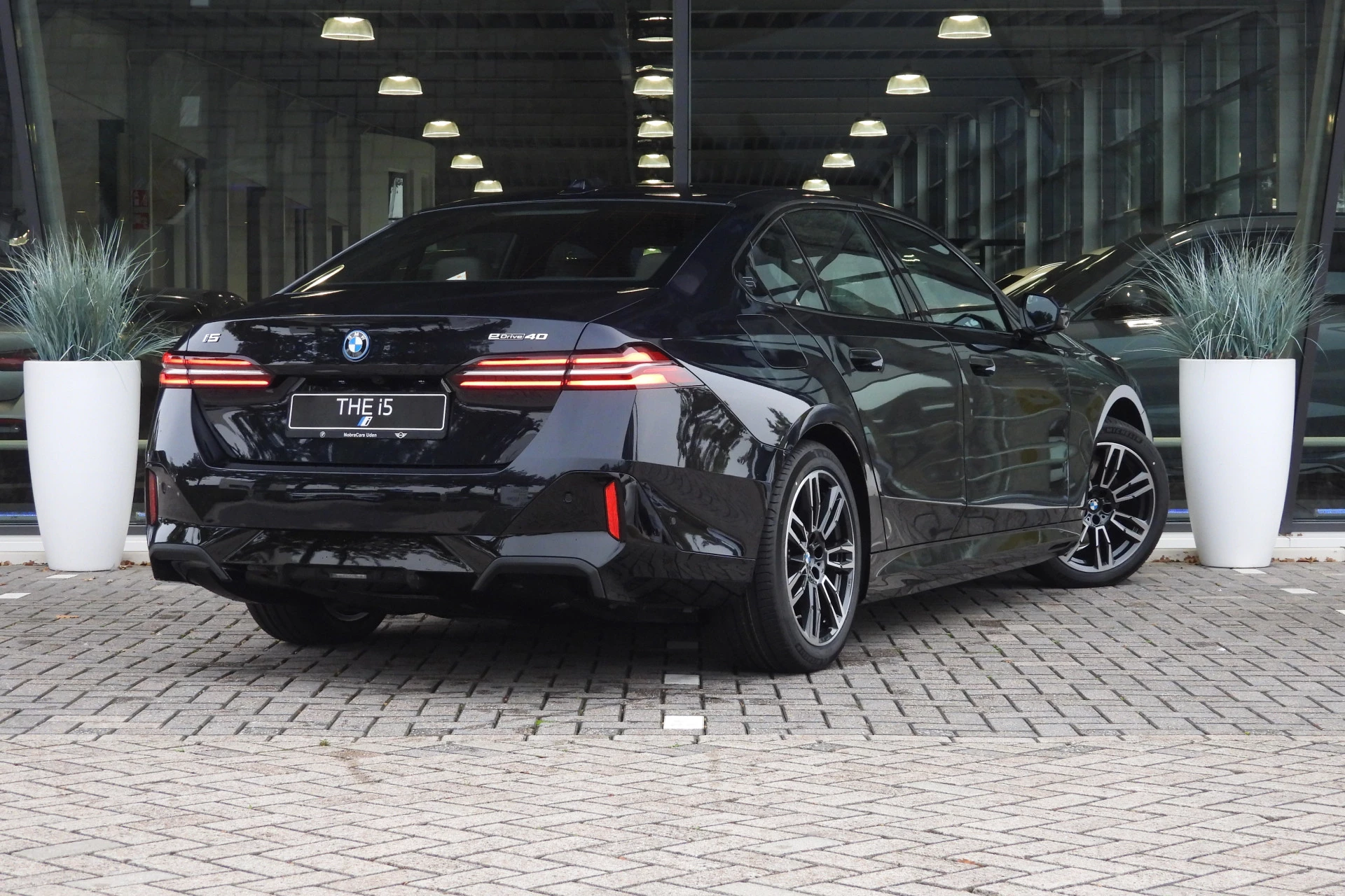 Hoofdafbeelding BMW i5