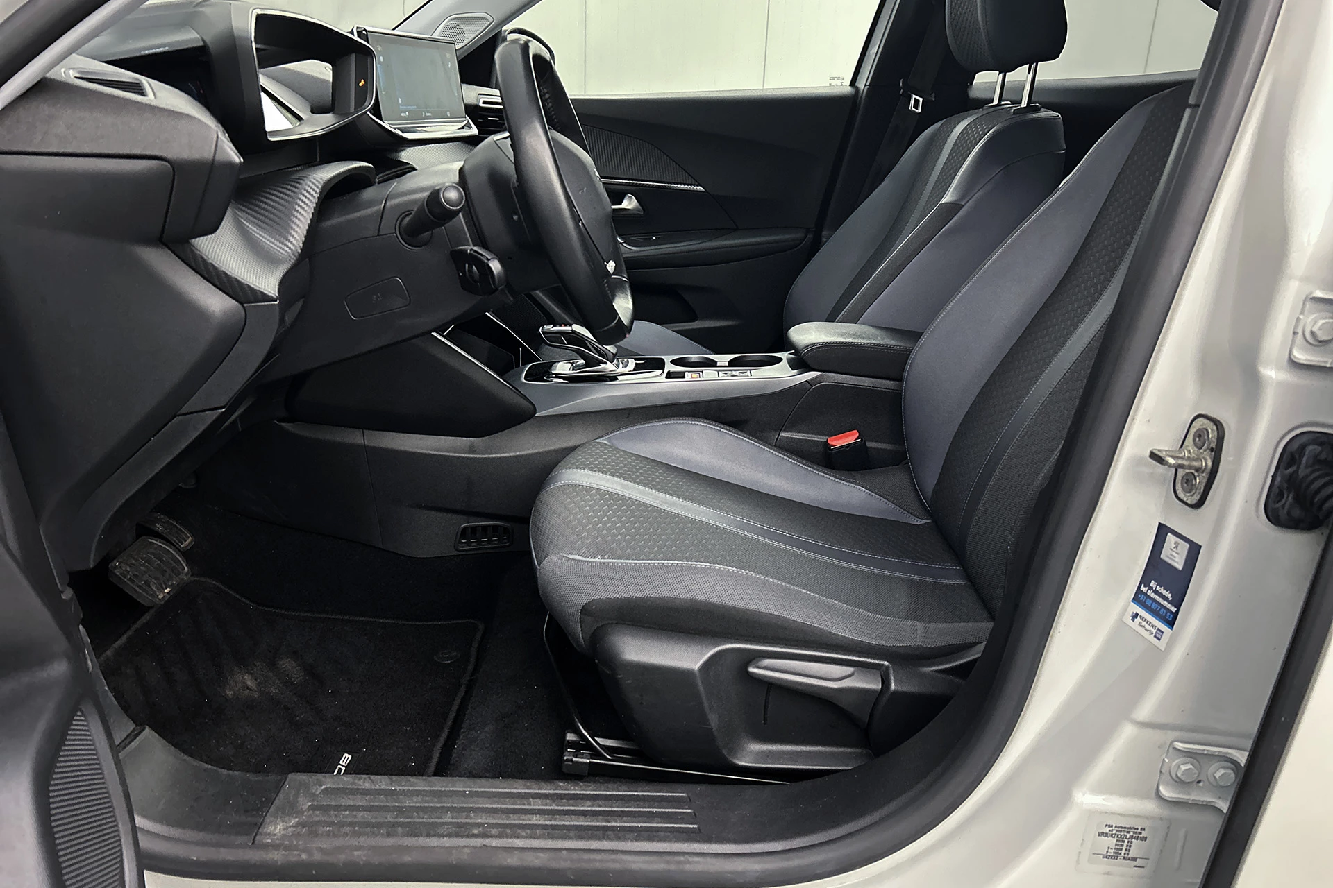 Hoofdafbeelding Peugeot e-2008