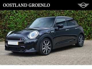 Hoofdafbeelding MINI Cooper S MINI Cooper S Hatchback Classic Automaat / Premium Go Pakket / Sportstoelen / Achteruitrijcamera / Comfort Access / LED / Stoelverwarming