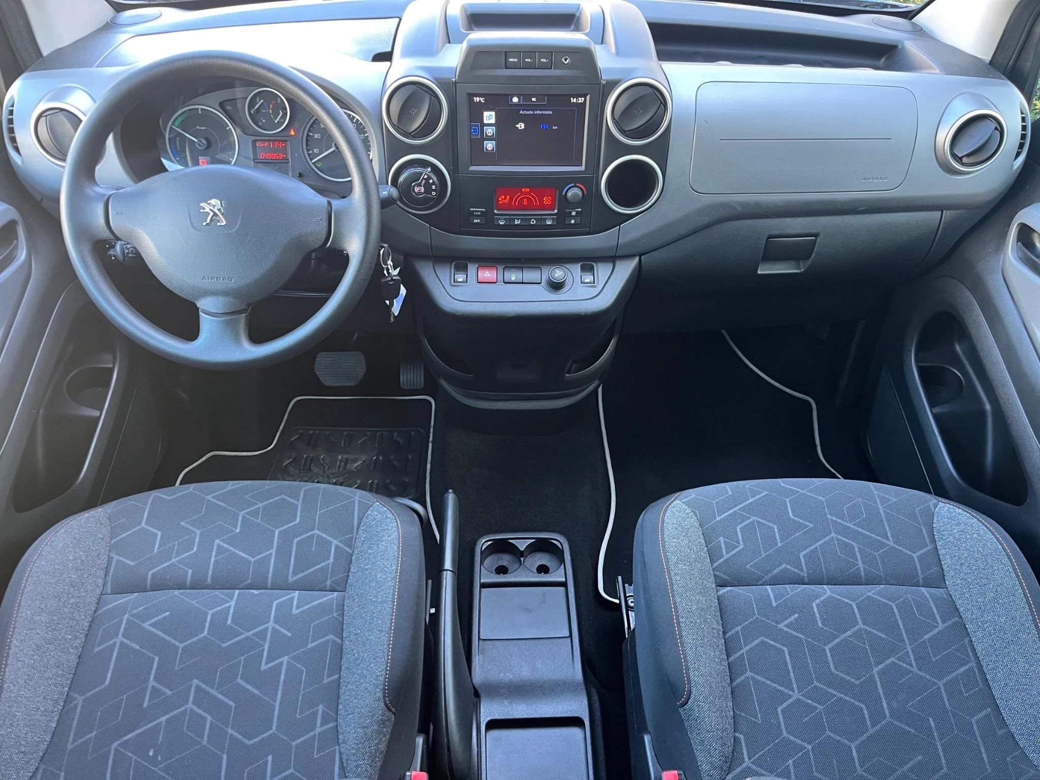 Hoofdafbeelding Peugeot e-Partner