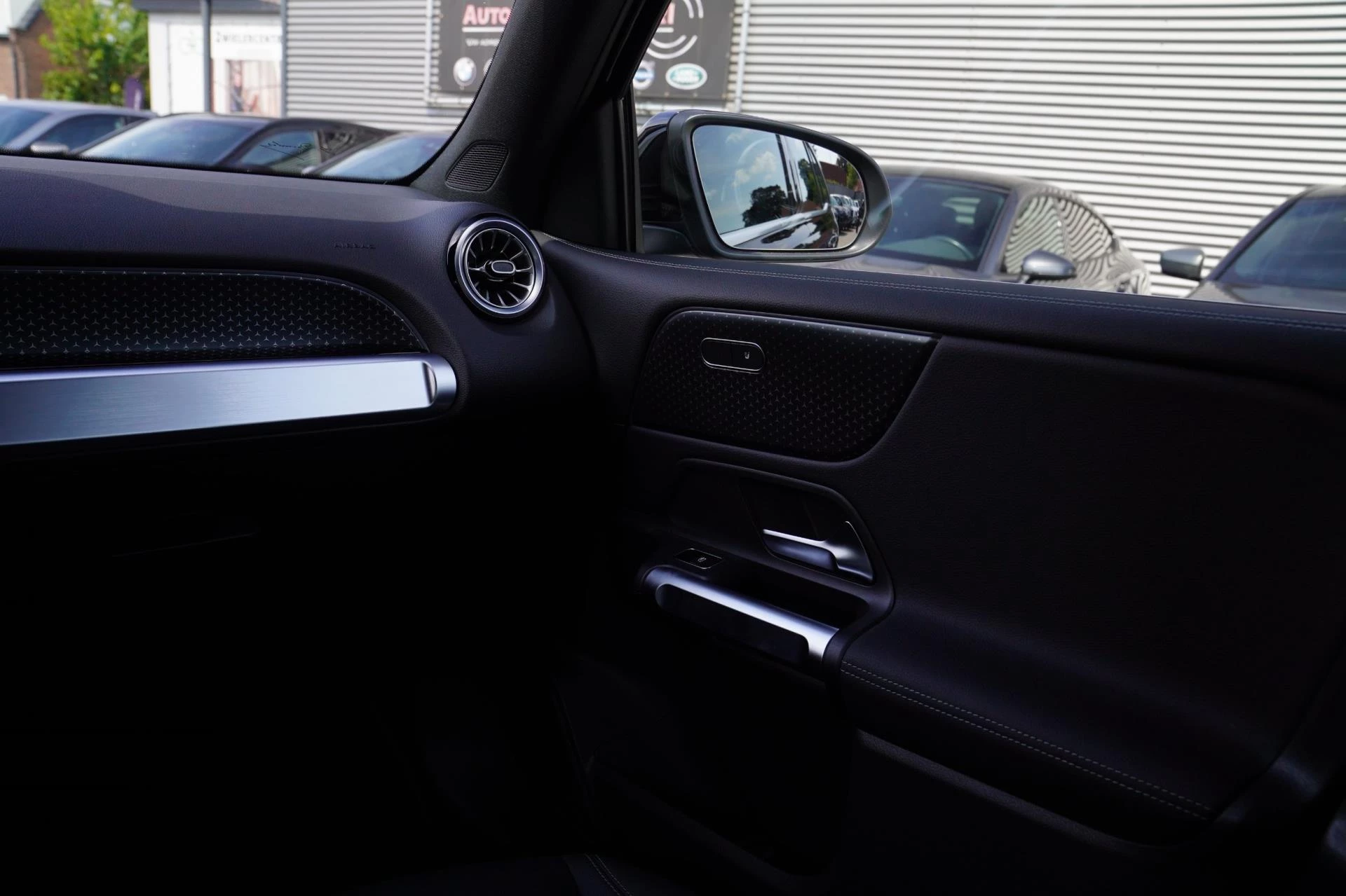 Hoofdafbeelding Mercedes-Benz EQB
