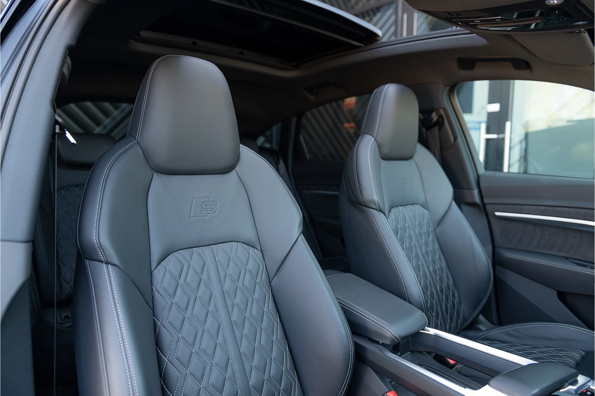 Hoofdafbeelding Audi e-tron