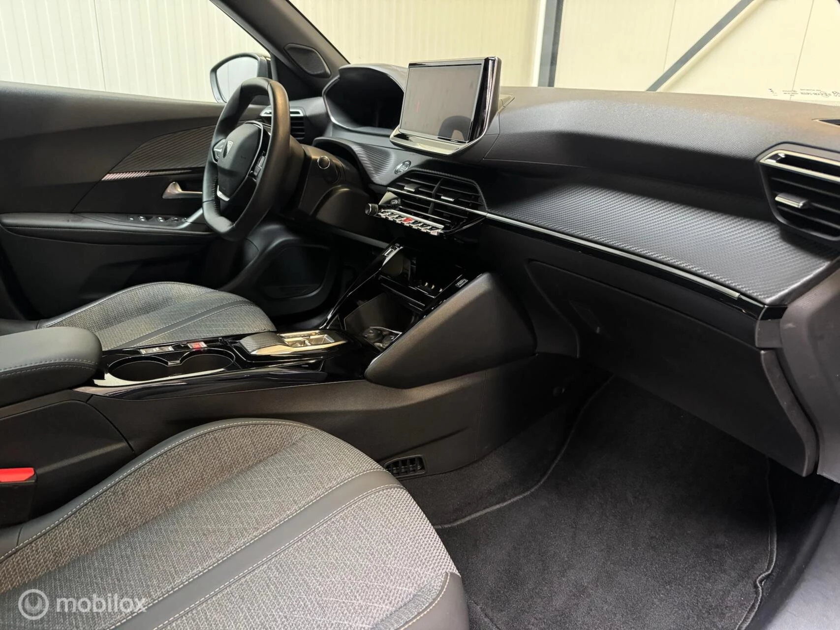 Hoofdafbeelding Peugeot e-2008