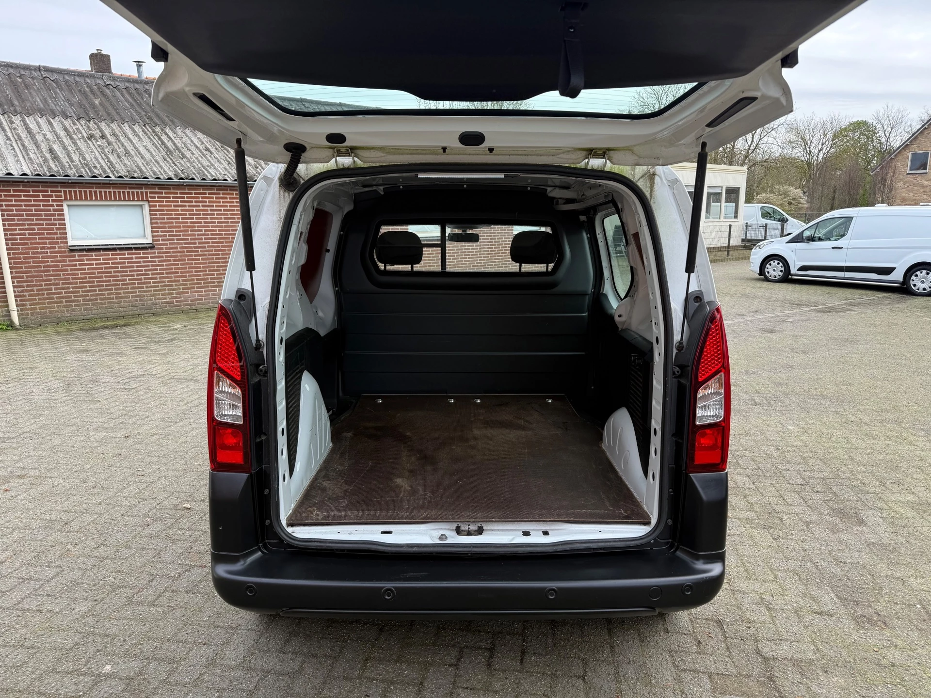 Hoofdafbeelding Peugeot Partner