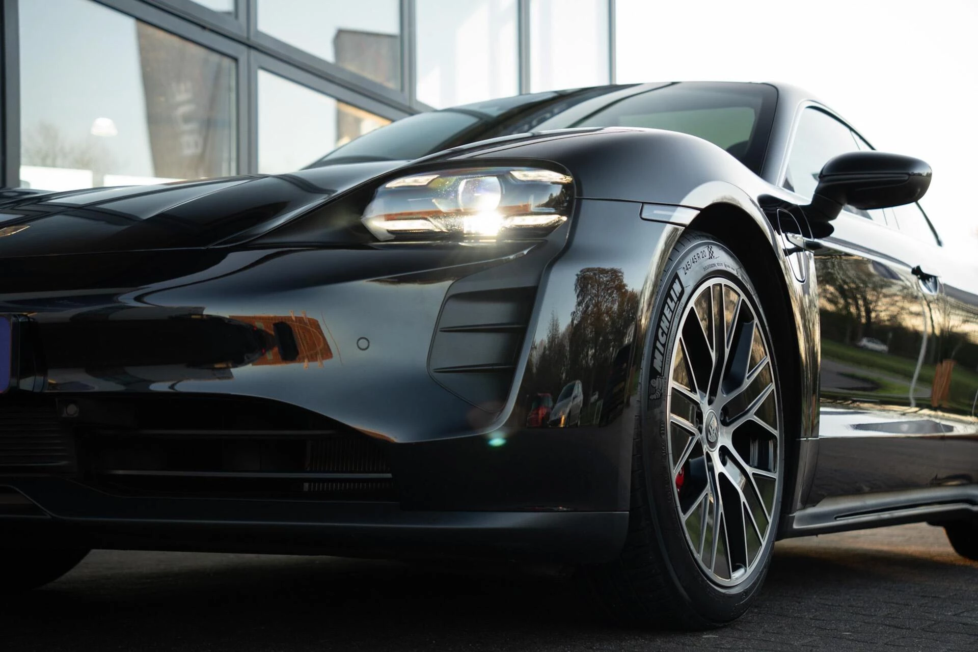 Hoofdafbeelding Porsche Taycan