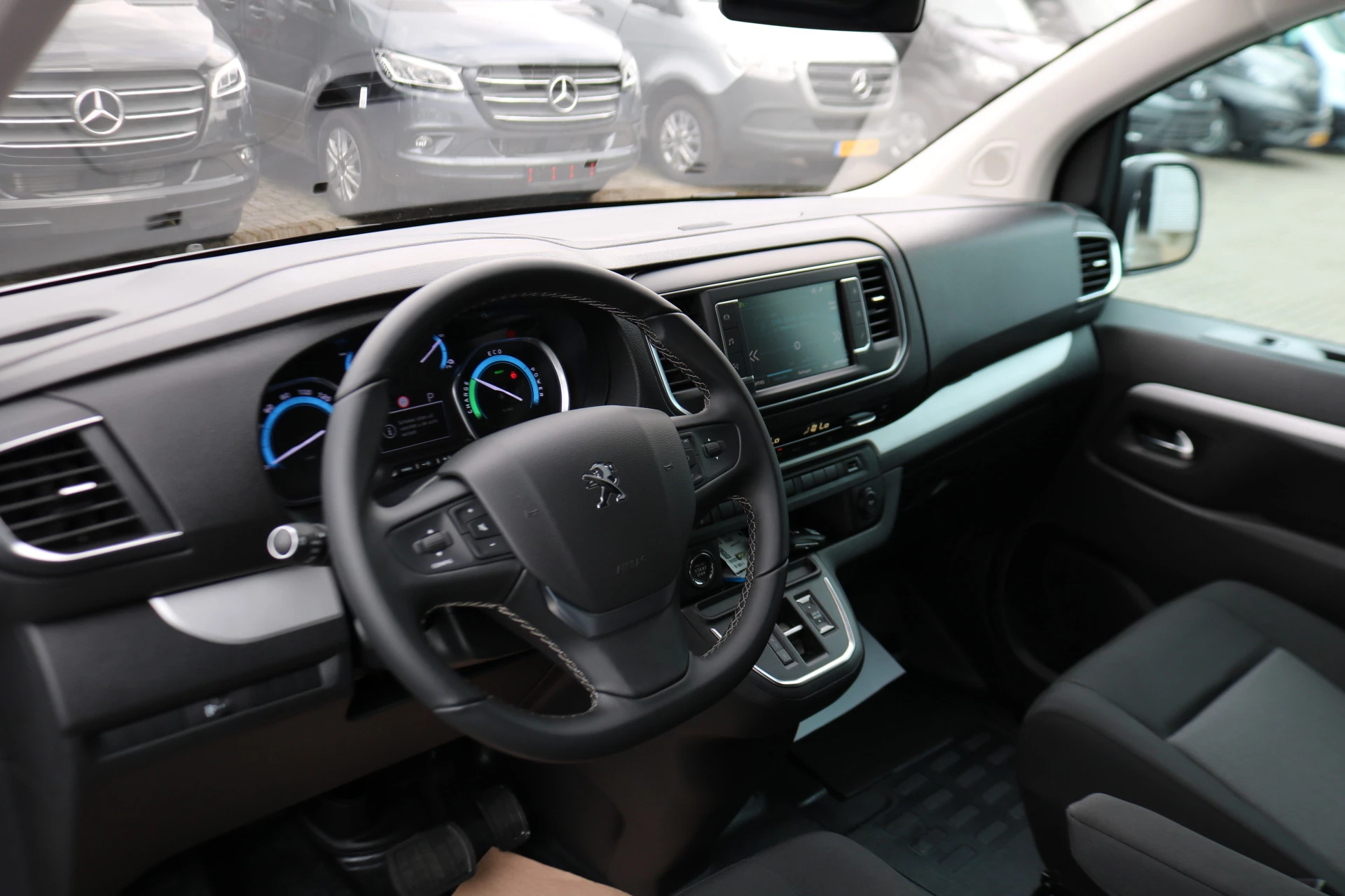 Hoofdafbeelding Peugeot e-Expert