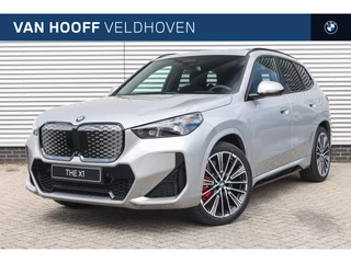 BMW iX1 eDrive20 High Executive M Sport / Panoramadak / Sportstoelen / Adaptieve LED / M Adaptief onderstel / Parking Assistant Plus / Head-Up / Comfort Access