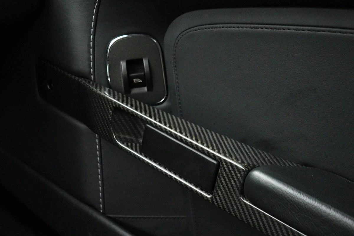 Hoofdafbeelding Aston Martin V12 Vantage