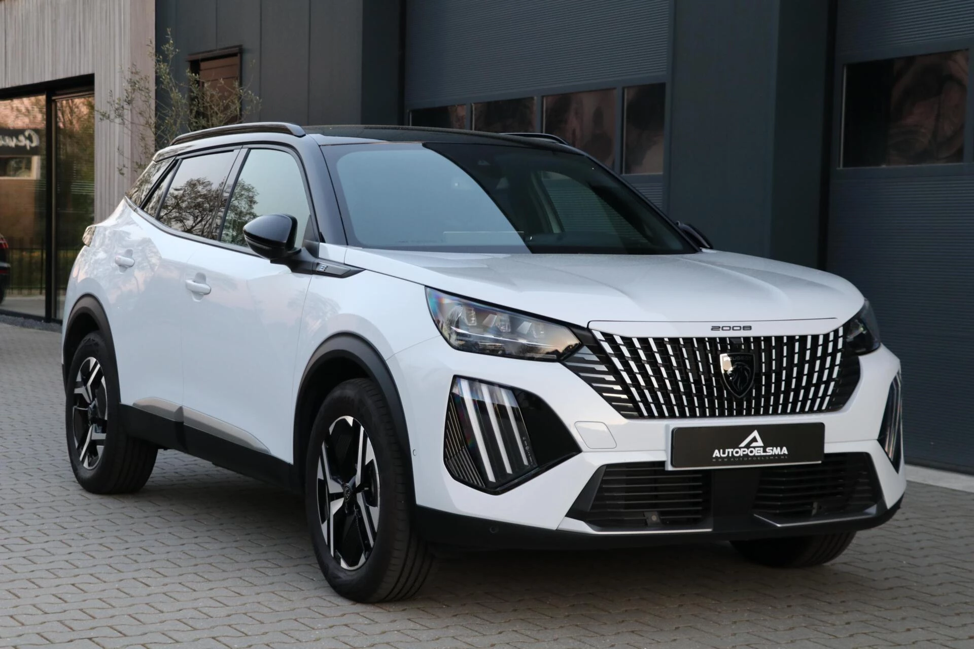 Hoofdafbeelding Peugeot e-2008