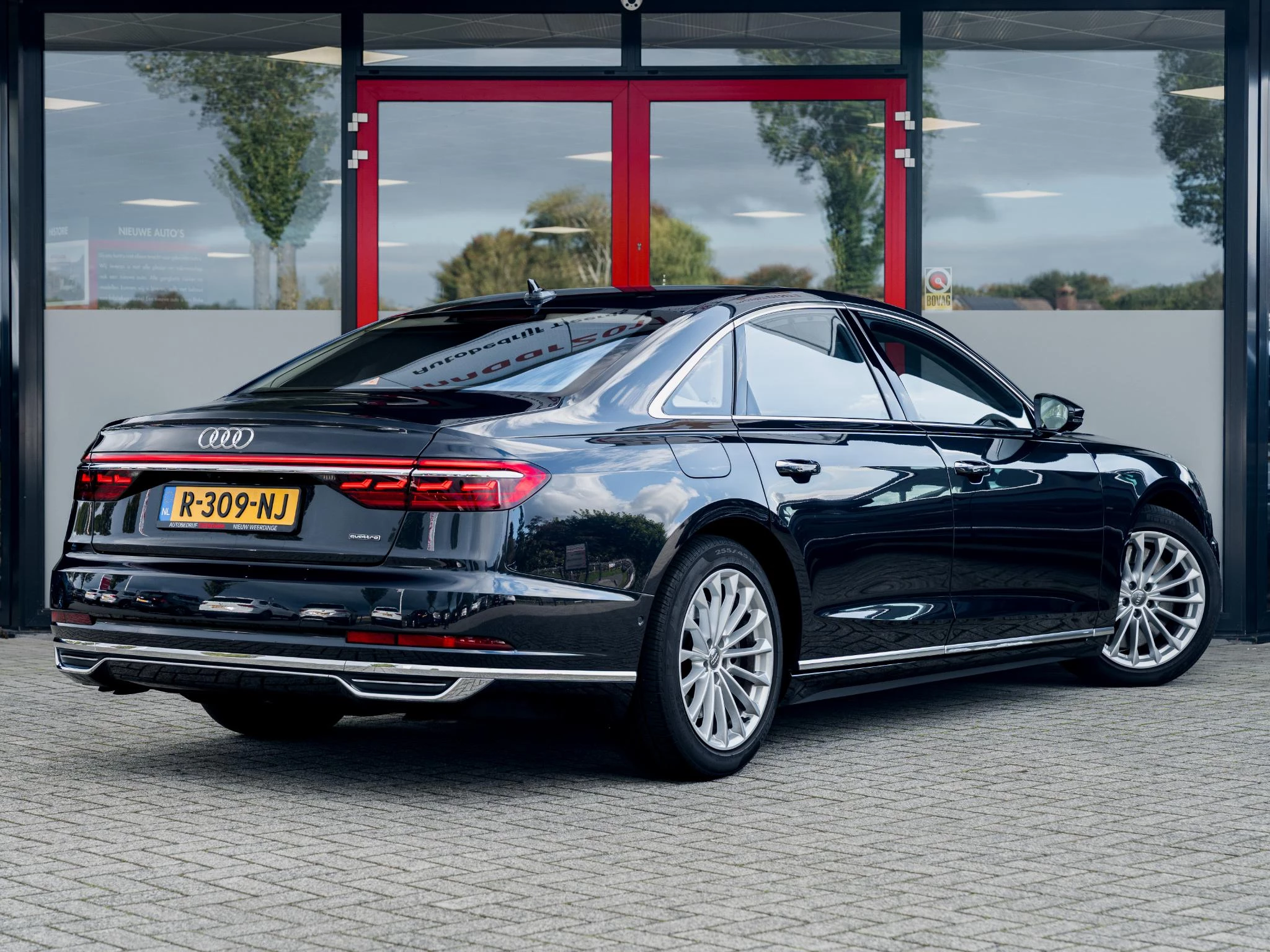 Hoofdafbeelding Audi A8
