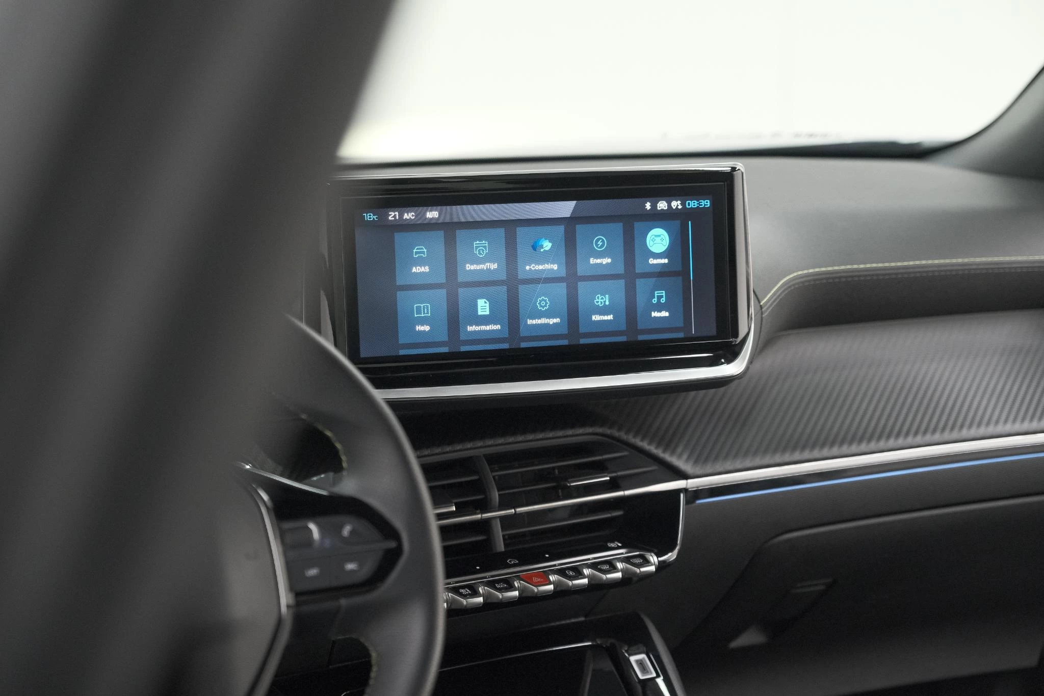 Hoofdafbeelding Peugeot e-2008