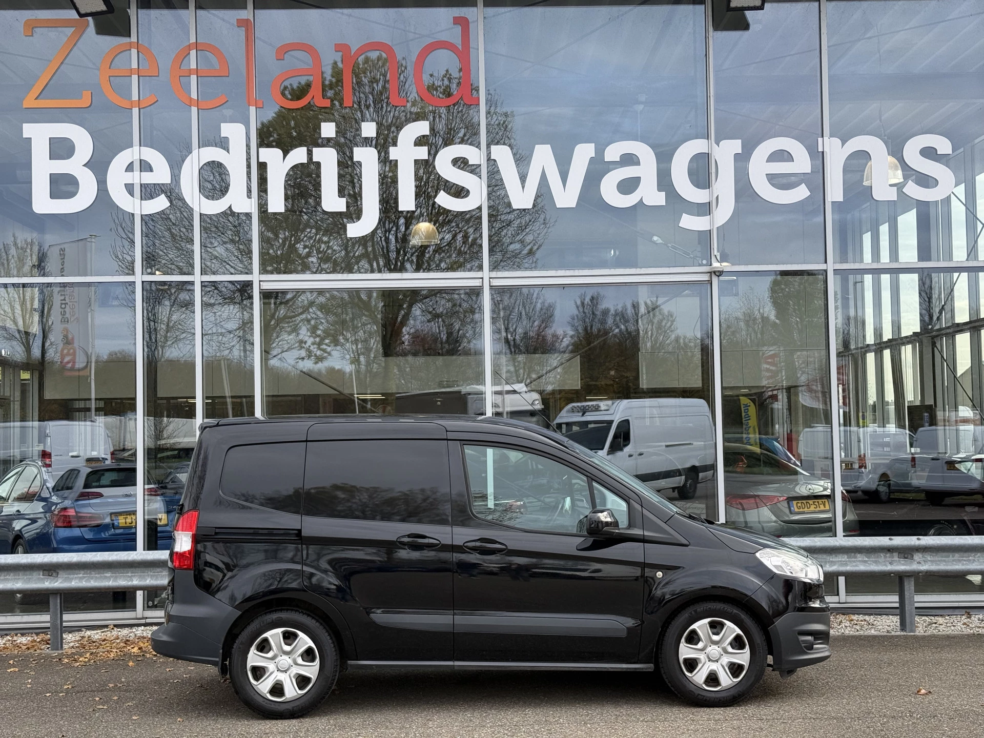 Hoofdafbeelding Ford Transit Courier