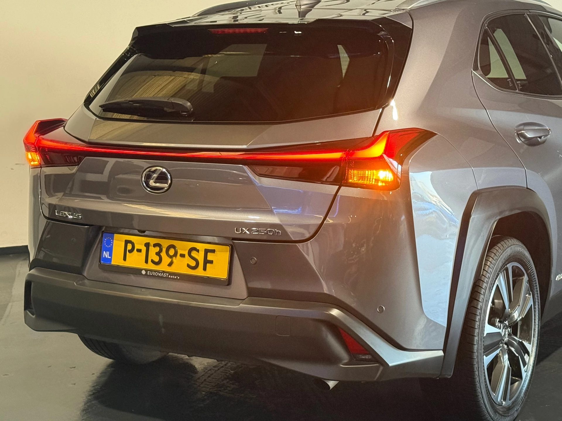 Hoofdafbeelding Lexus UX