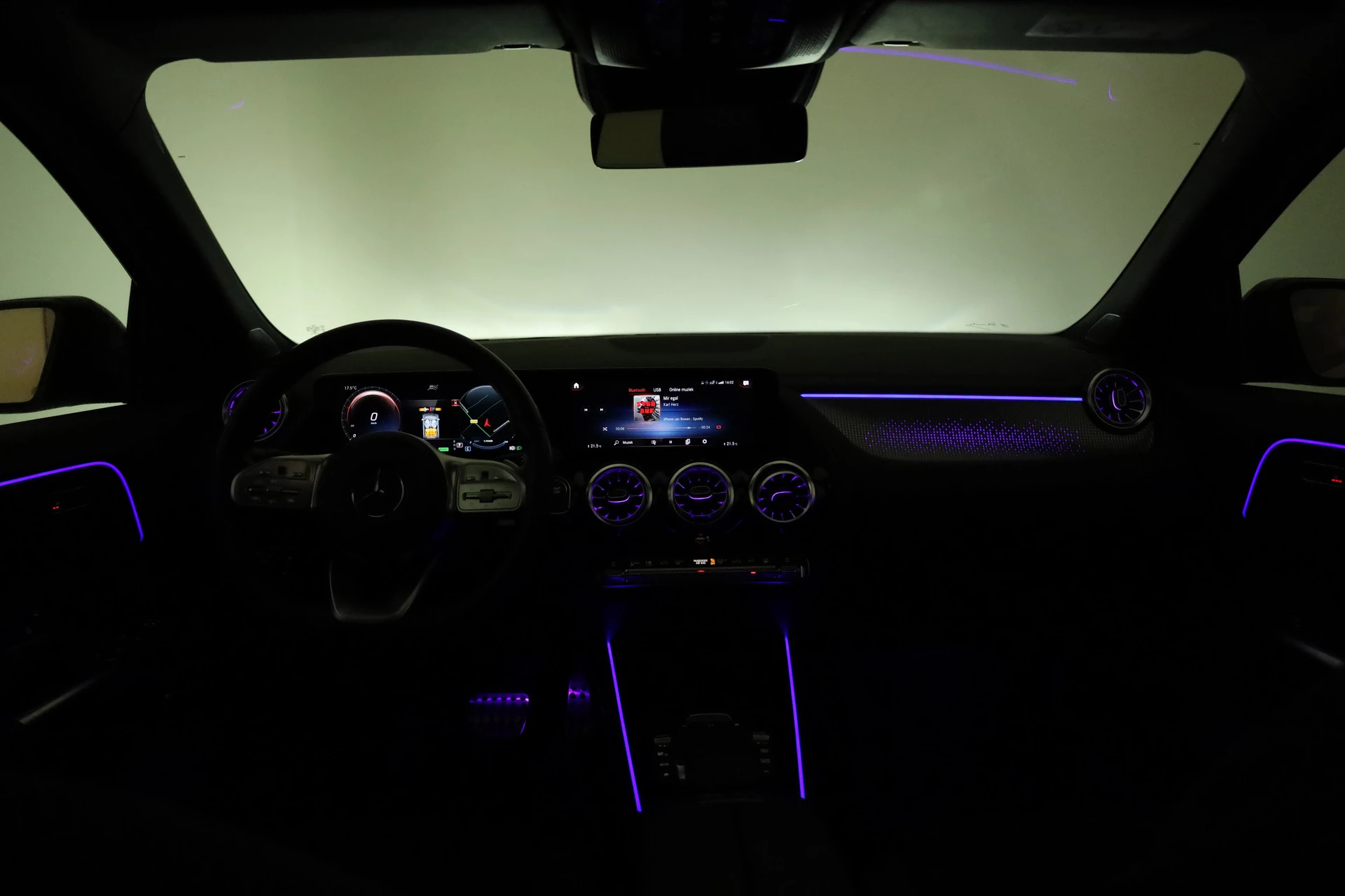 Hoofdafbeelding Mercedes-Benz EQA