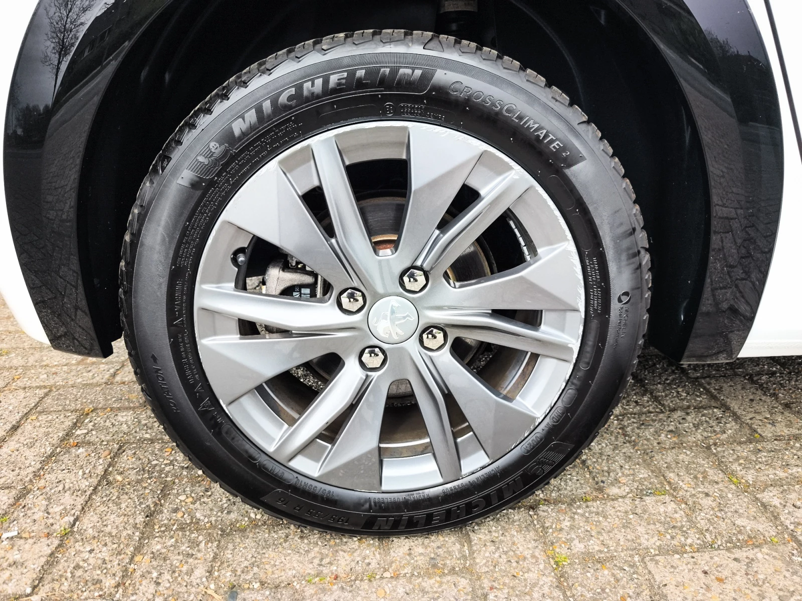 Hoofdafbeelding Peugeot e-208