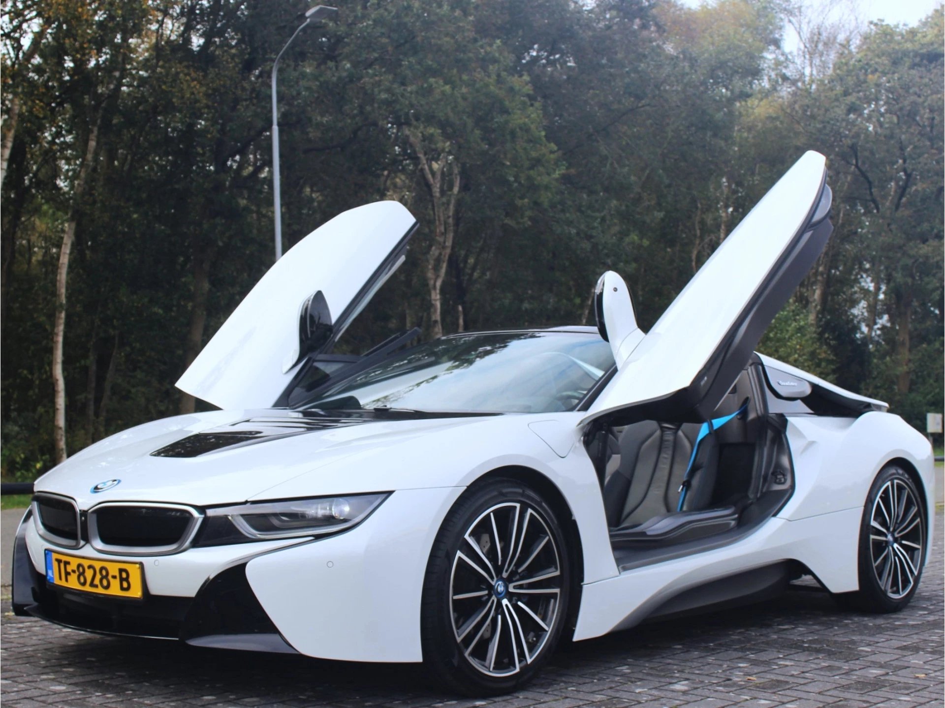 Hoofdafbeelding BMW i8