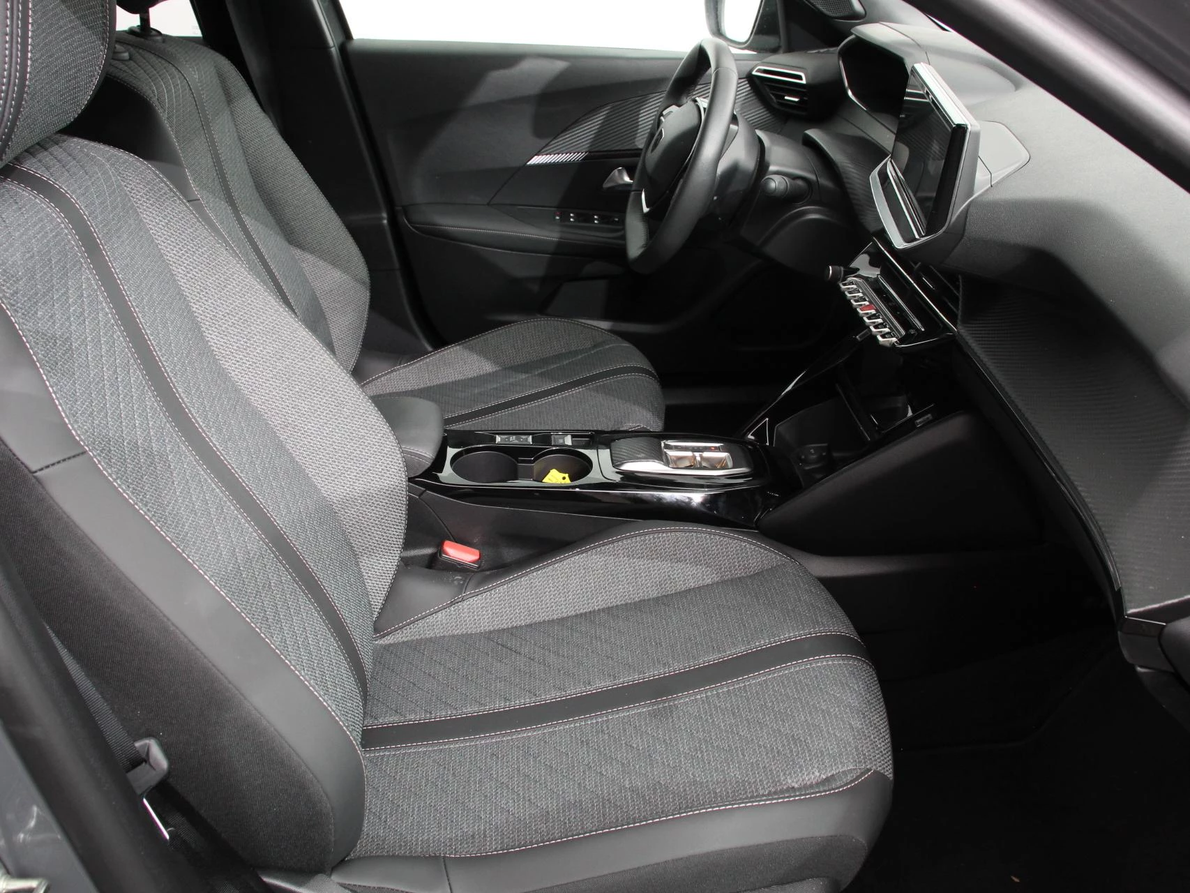 Hoofdafbeelding Peugeot e-2008