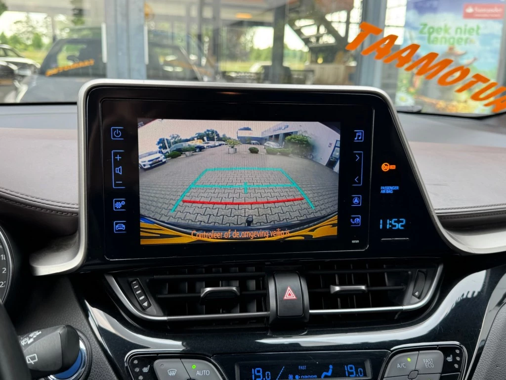 Hoofdafbeelding Toyota C-HR