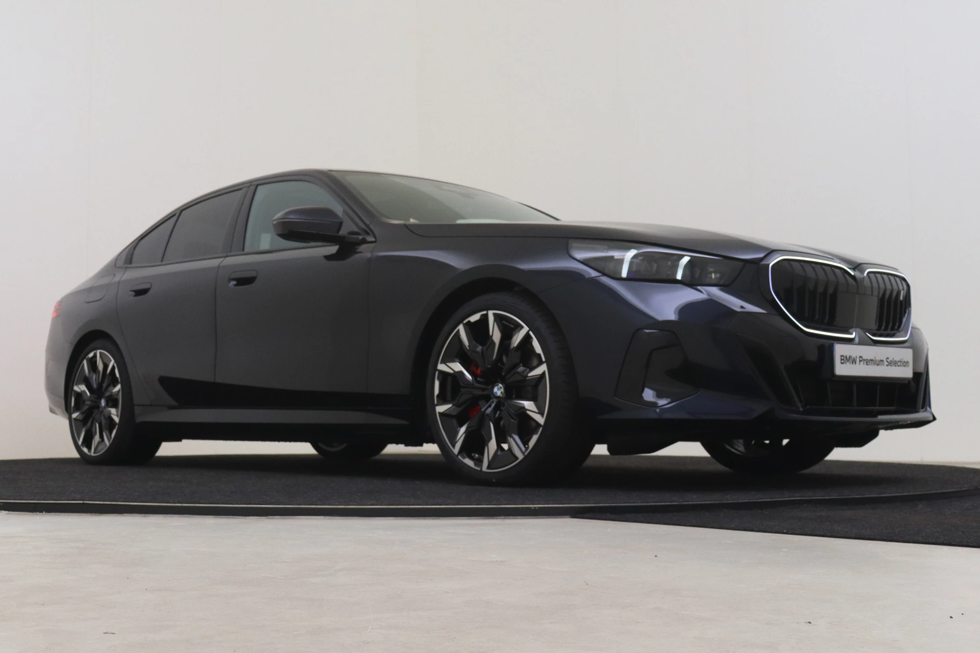Hoofdafbeelding BMW i5