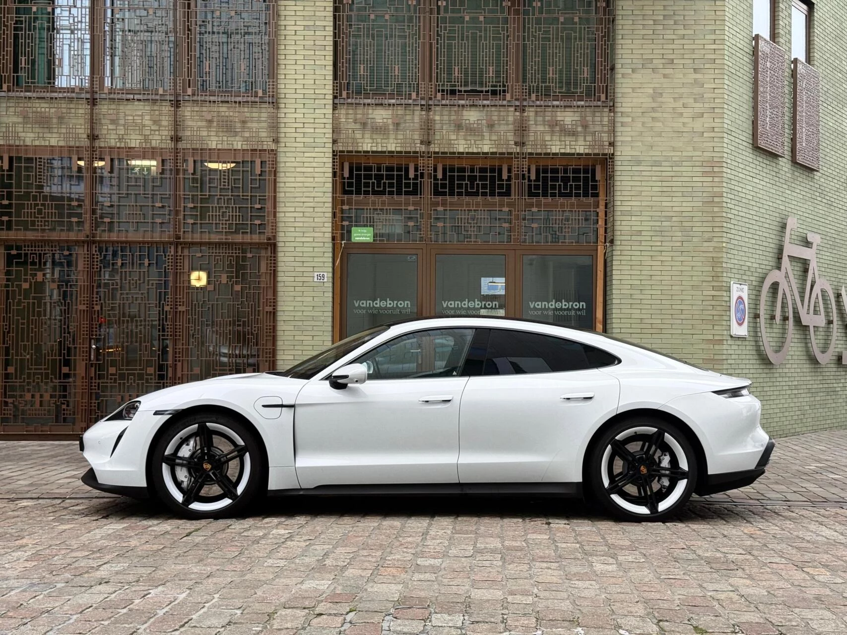 Hoofdafbeelding Porsche Taycan