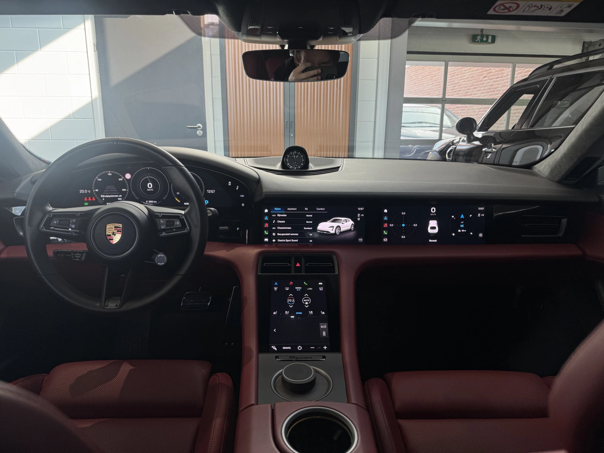 Hoofdafbeelding Porsche Taycan