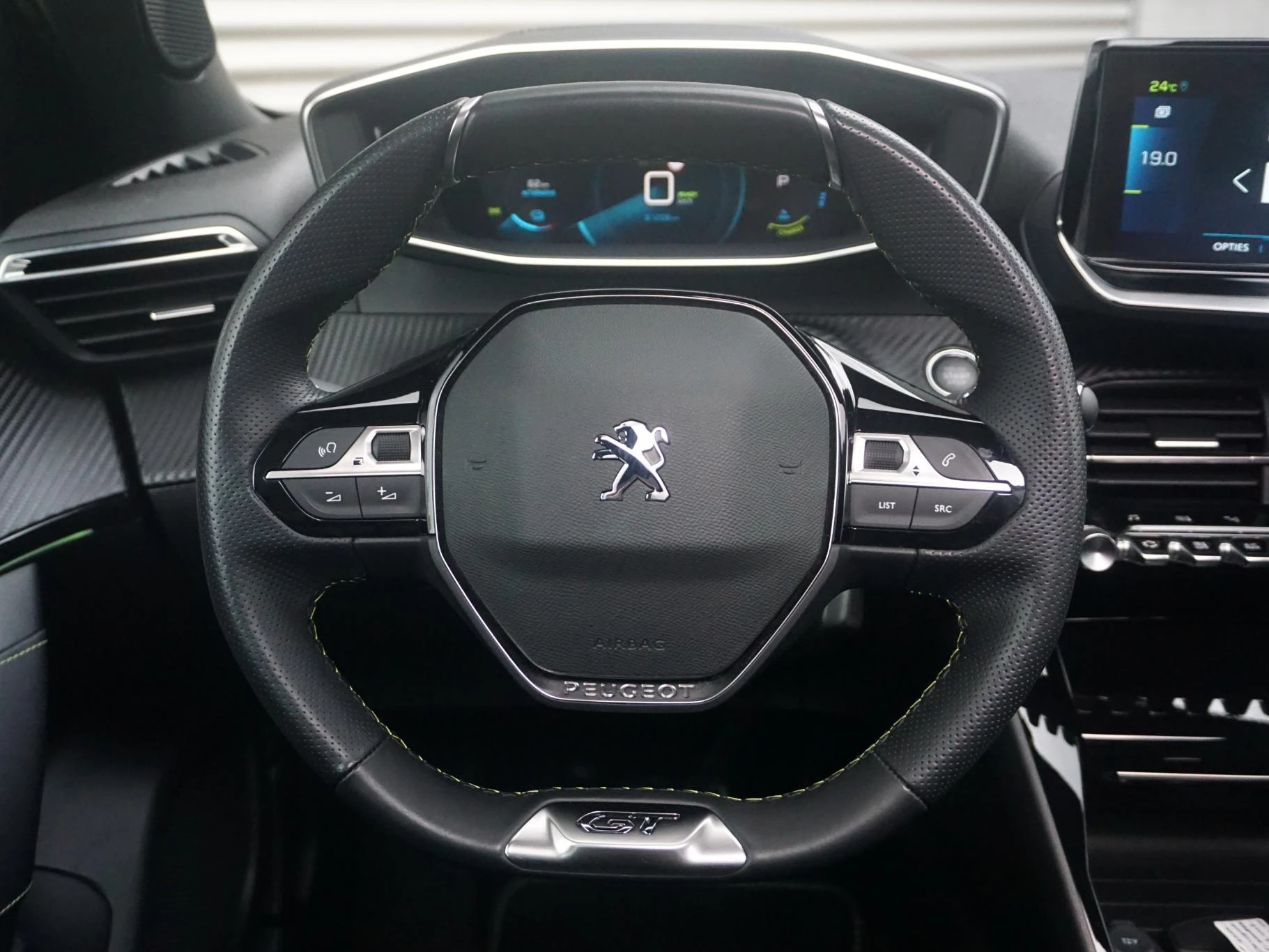 Hoofdafbeelding Peugeot e-2008