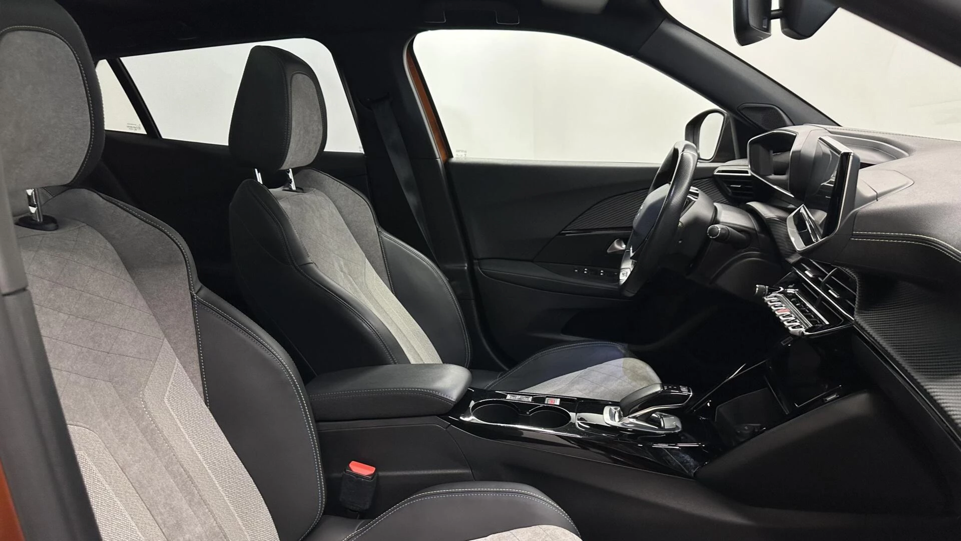 Hoofdafbeelding Peugeot e-2008