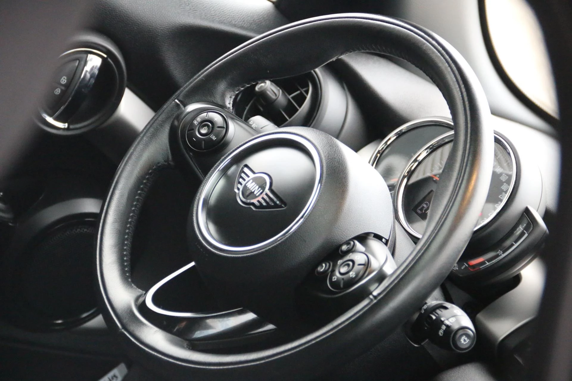 Hoofdafbeelding MINI One