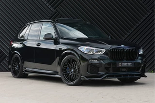 Hoofdafbeelding BMW X5 BMW X5 xDrive45e M-Sport ACC Pano MStoelen Memory Stoelvent. Carbon 360 Harman Kardon Trekhaak