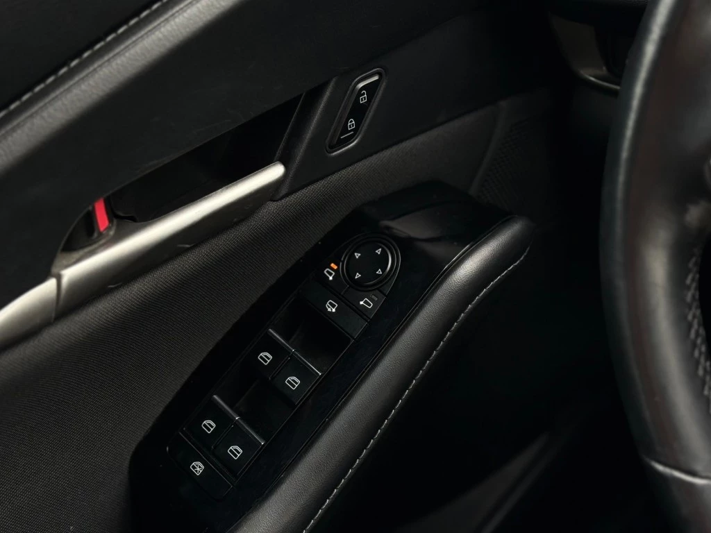 Hoofdafbeelding Mazda CX-30