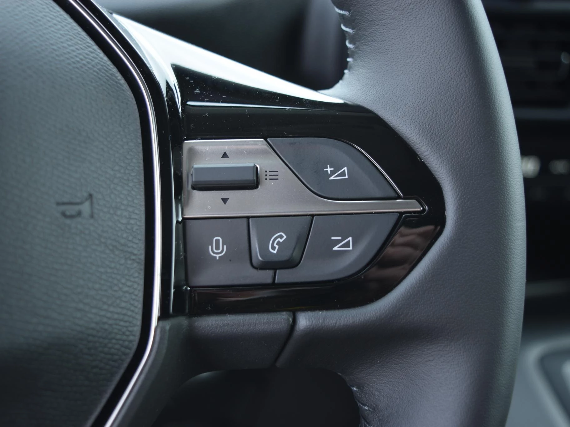 Hoofdafbeelding Peugeot e-Partner