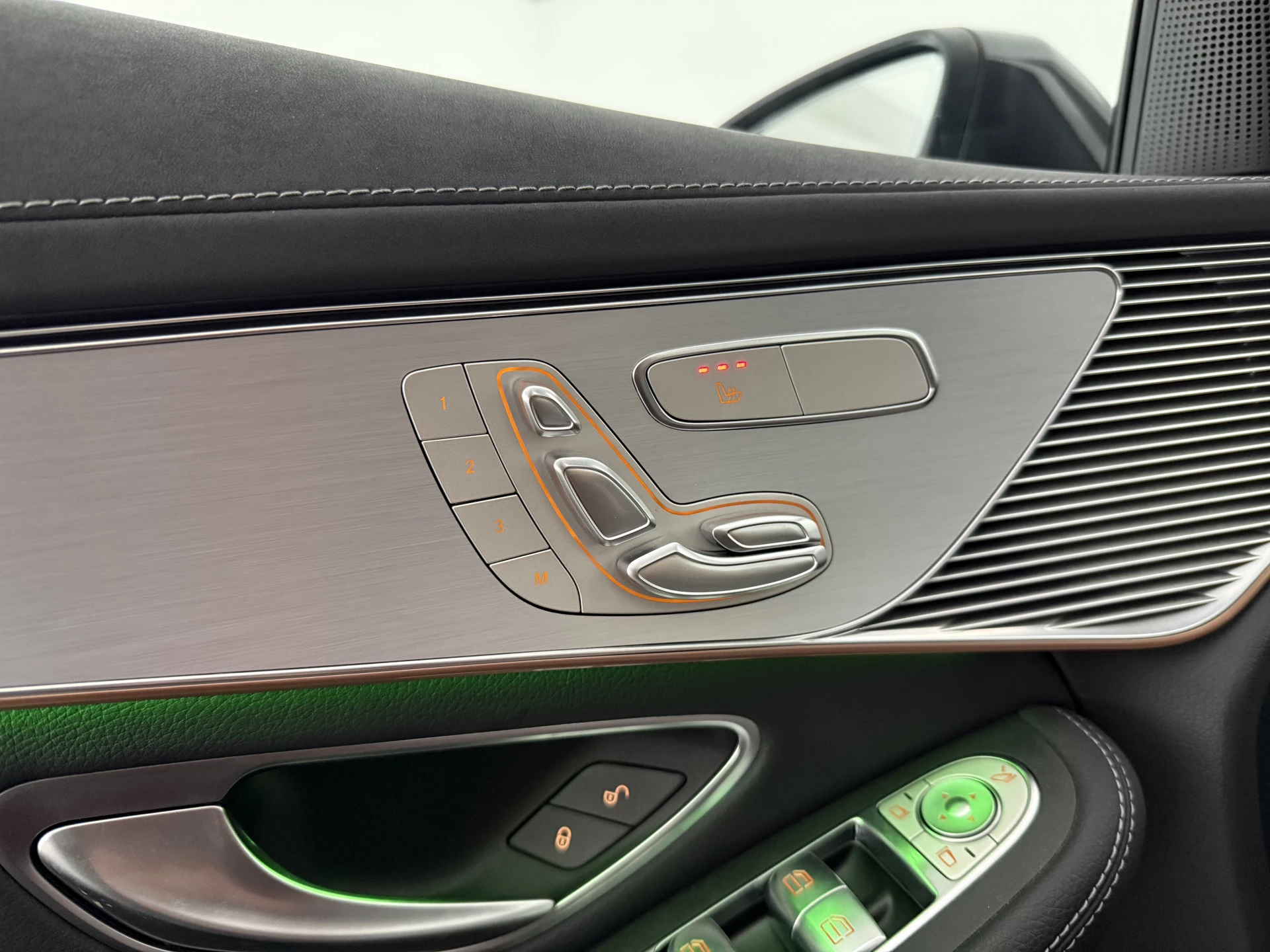 Hoofdafbeelding Mercedes-Benz EQC