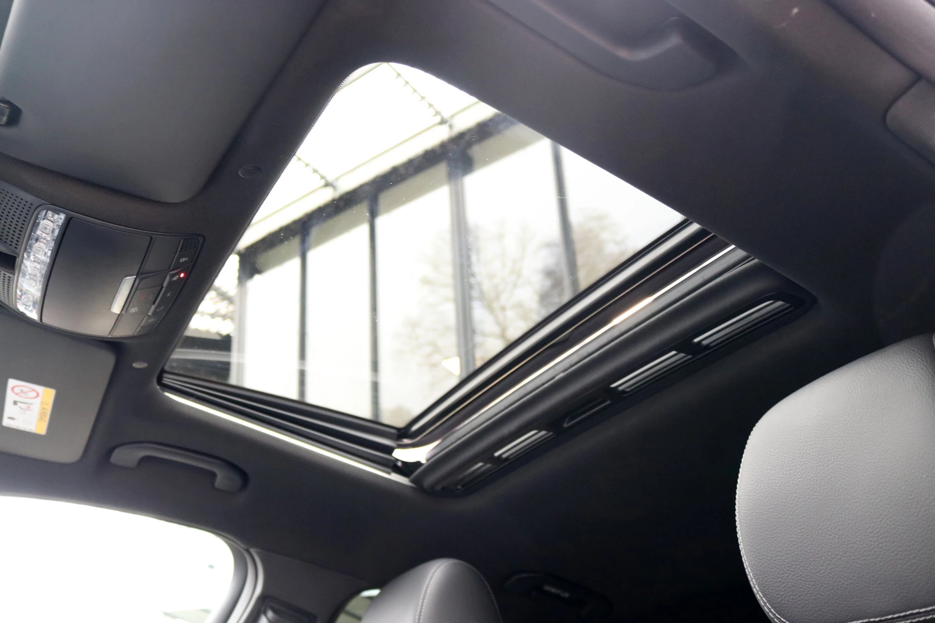 Hoofdafbeelding Mercedes-Benz EQC