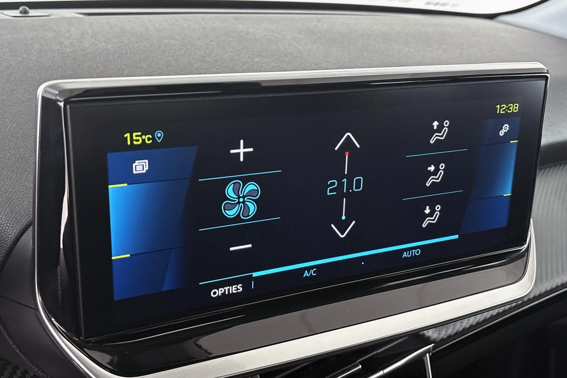 Hoofdafbeelding Peugeot e-208