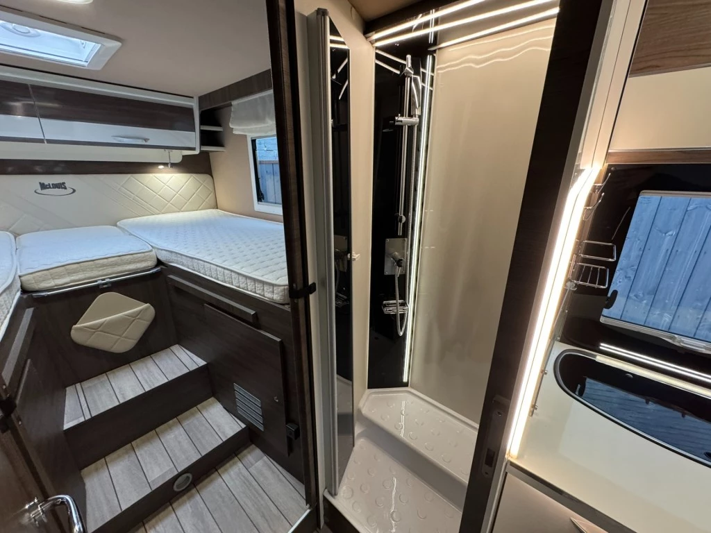 Hoofdafbeelding McLouis Carat 473