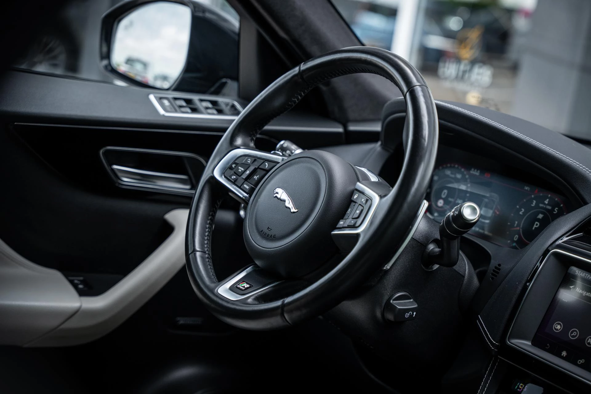 Hoofdafbeelding Jaguar F-PACE