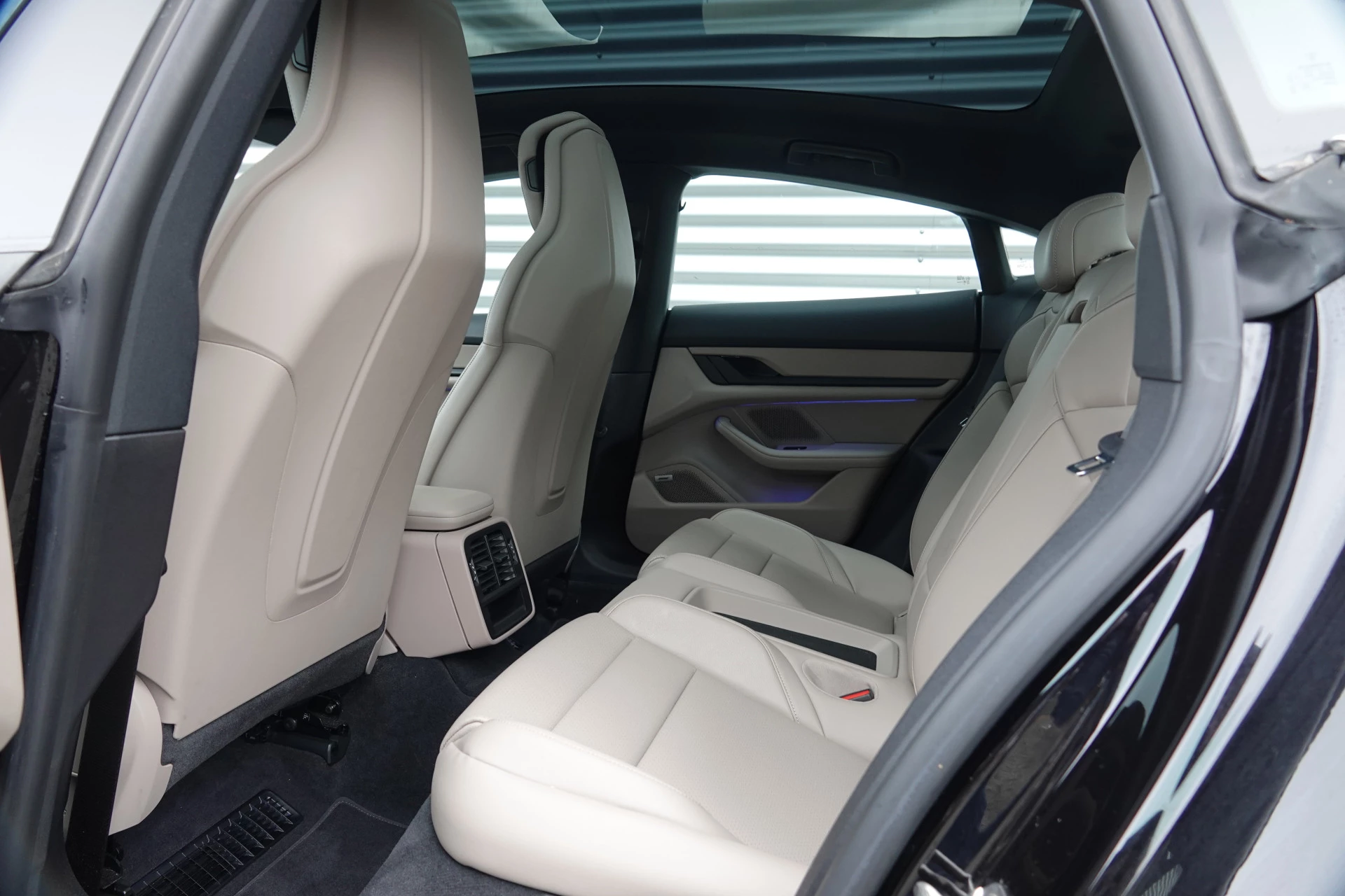 Hoofdafbeelding Porsche Taycan