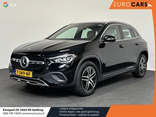 Mercedes-Benz GLA-klasse 200 Automaat Progressive Navigatie Climate Control Camera Parkeer sensoren Stoelverwarming DAB Lichtmetalen velgen 18" Electrisch bedienbare achterklep