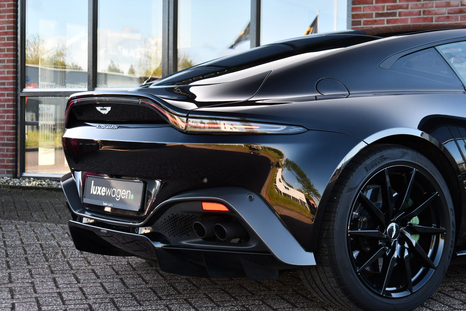 Hoofdafbeelding Aston Martin V8 Vantage