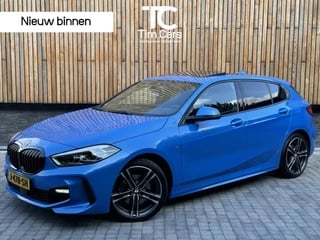 BMW 1-serie 118i M-sport Automaat | Panoramadak | Alcantara | HiFi | DAB | Achteruitrijcamera | LED | Stoel en stuurverwarming | Keyless entry | Getint glas | Misano Blue Metallic