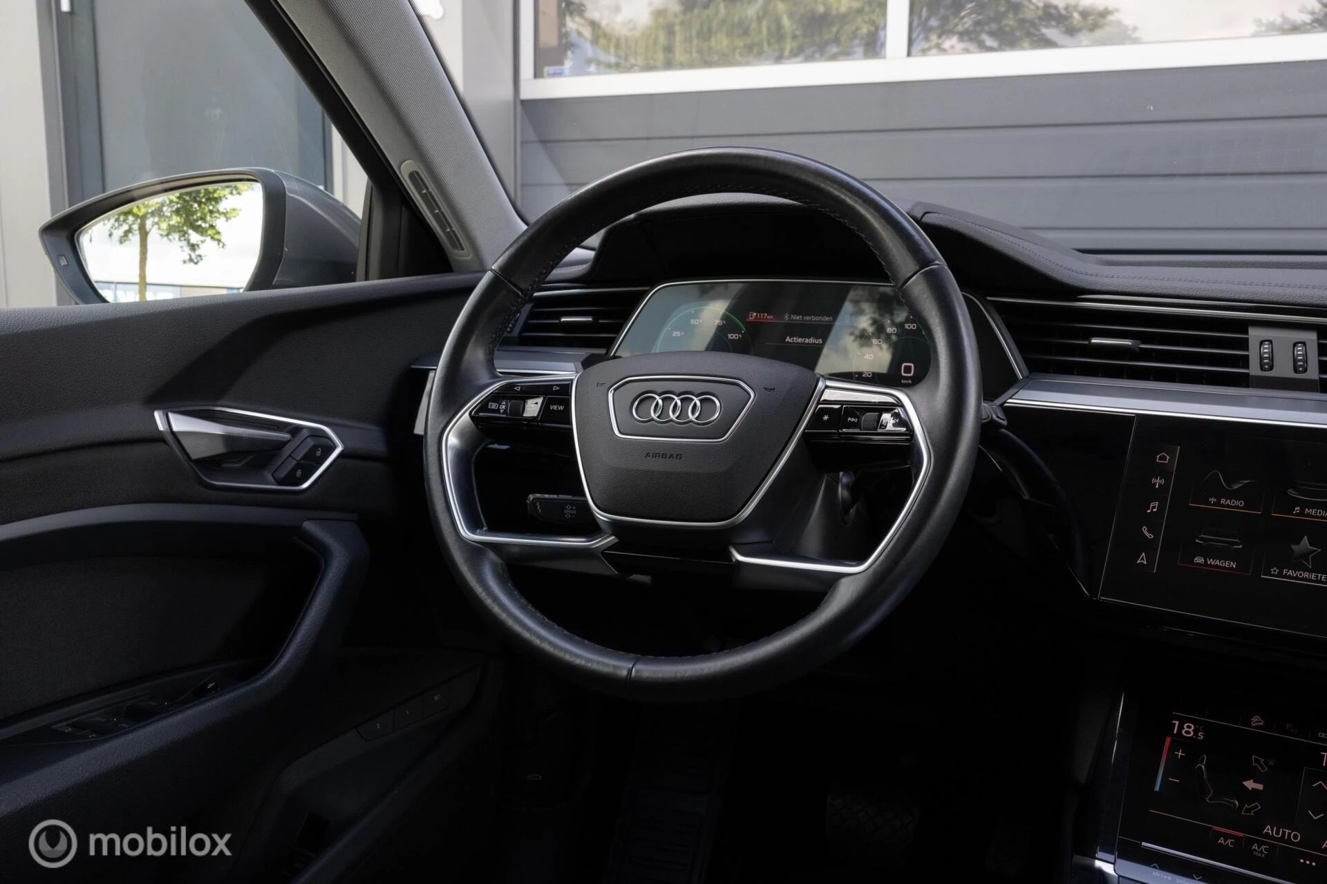 Hoofdafbeelding Audi e-tron
