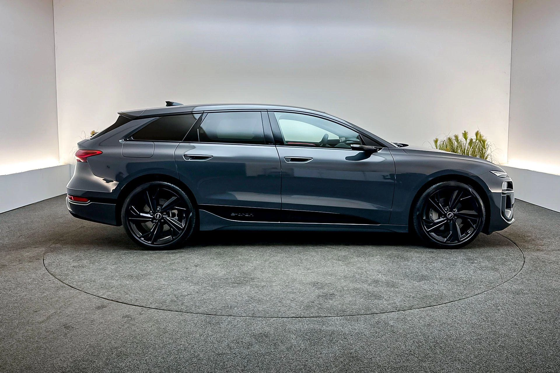 Hoofdafbeelding Audi A6 Avant e-tron