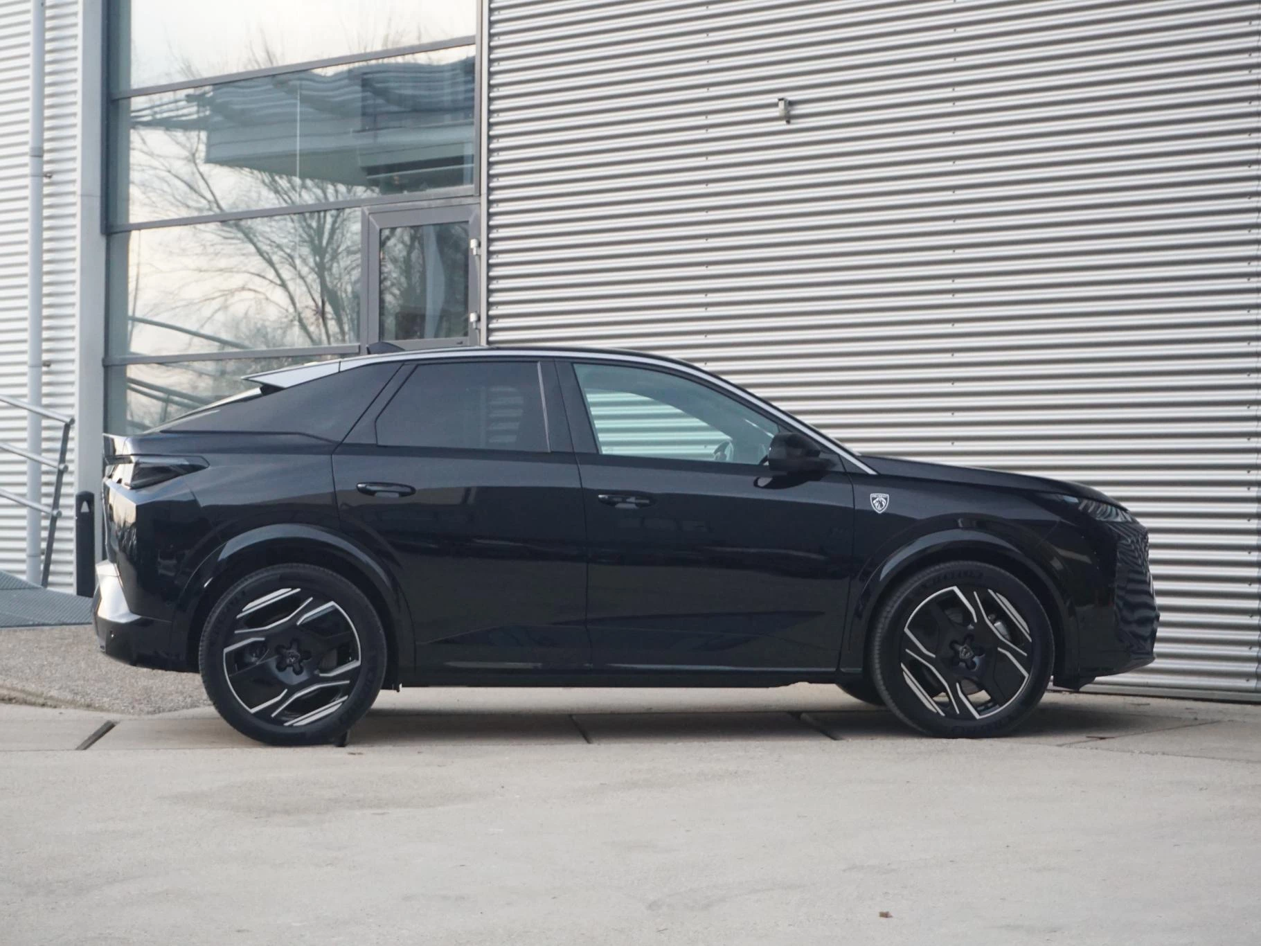 Hoofdafbeelding Peugeot e-3008