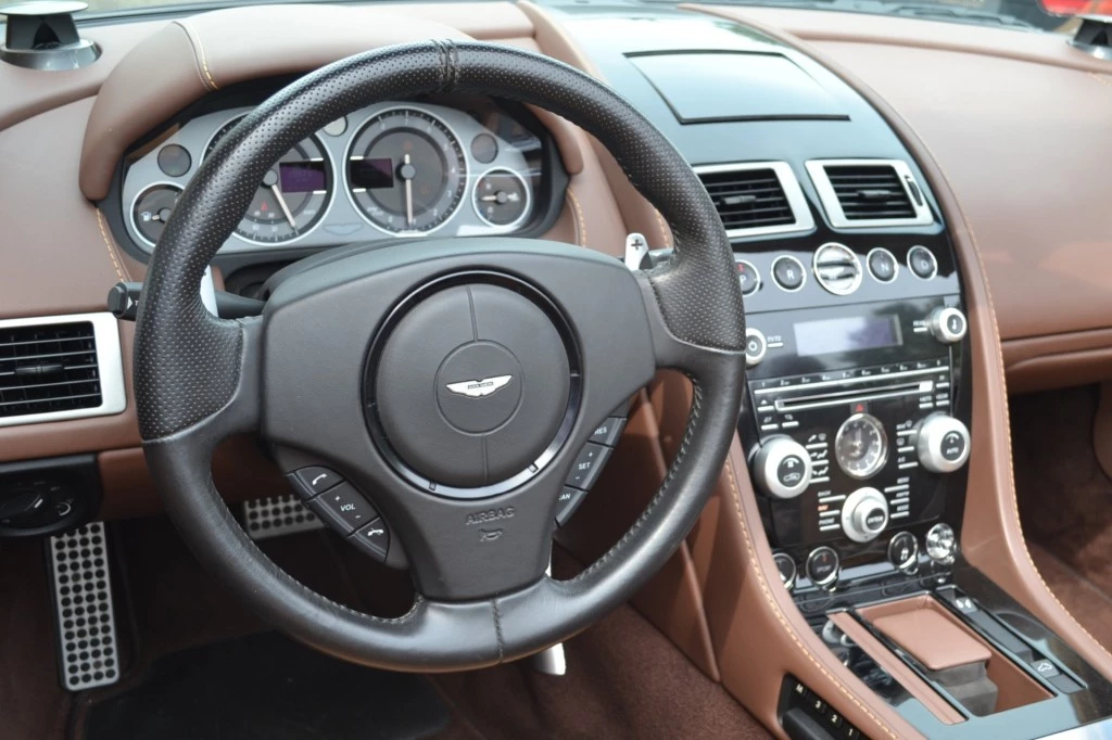 Hoofdafbeelding Aston Martin DBS