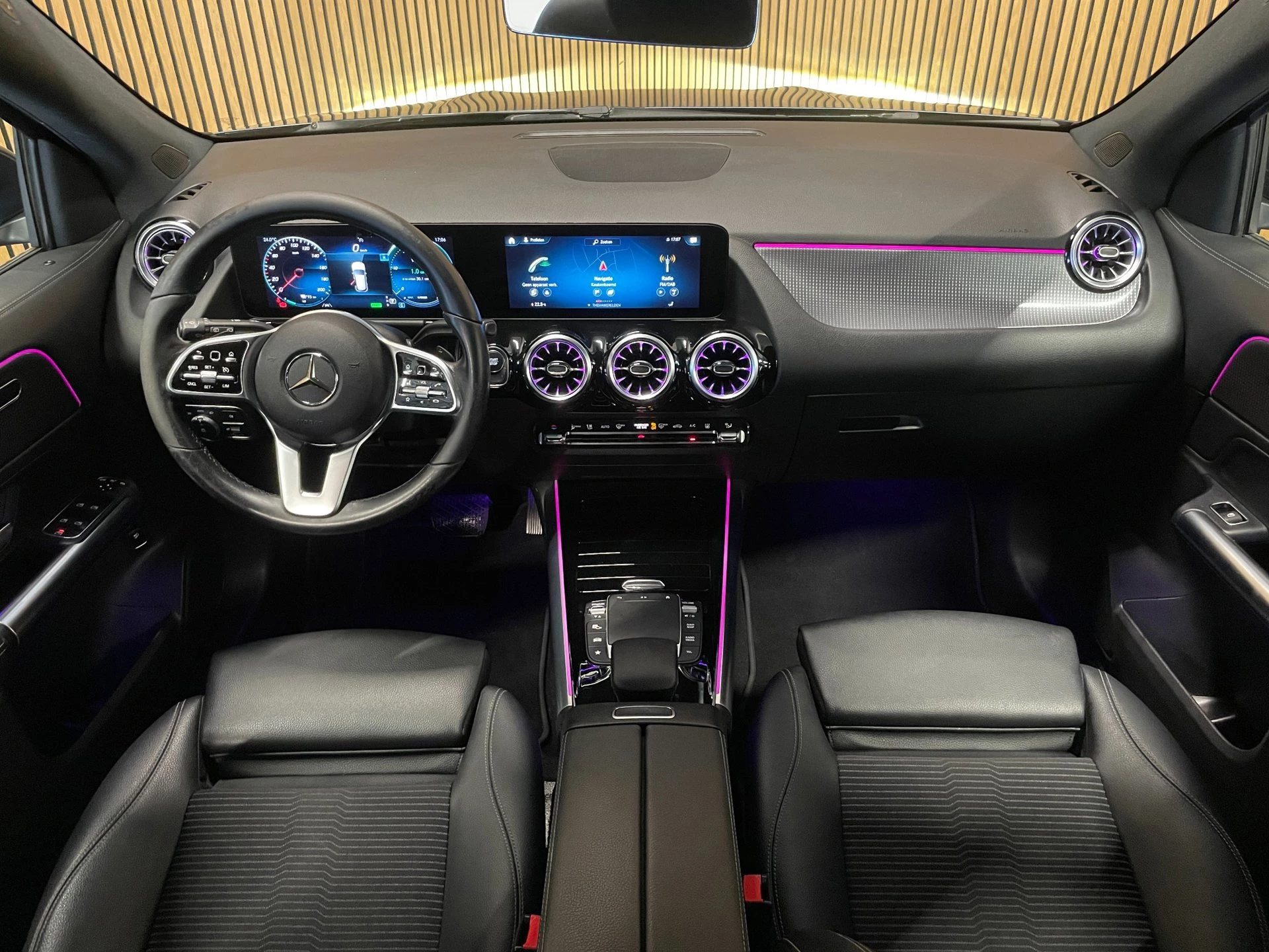 Hoofdafbeelding Mercedes-Benz EQA