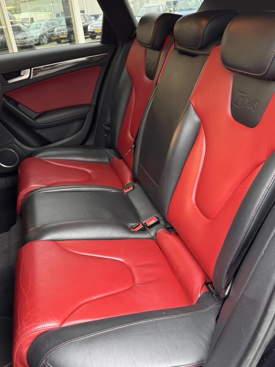 Hoofdafbeelding Audi S4