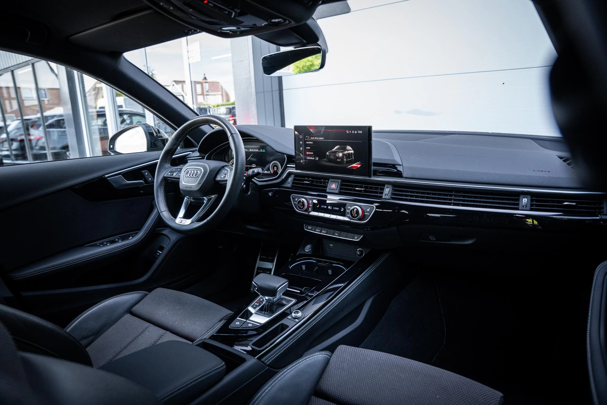 Hoofdafbeelding Audi A4