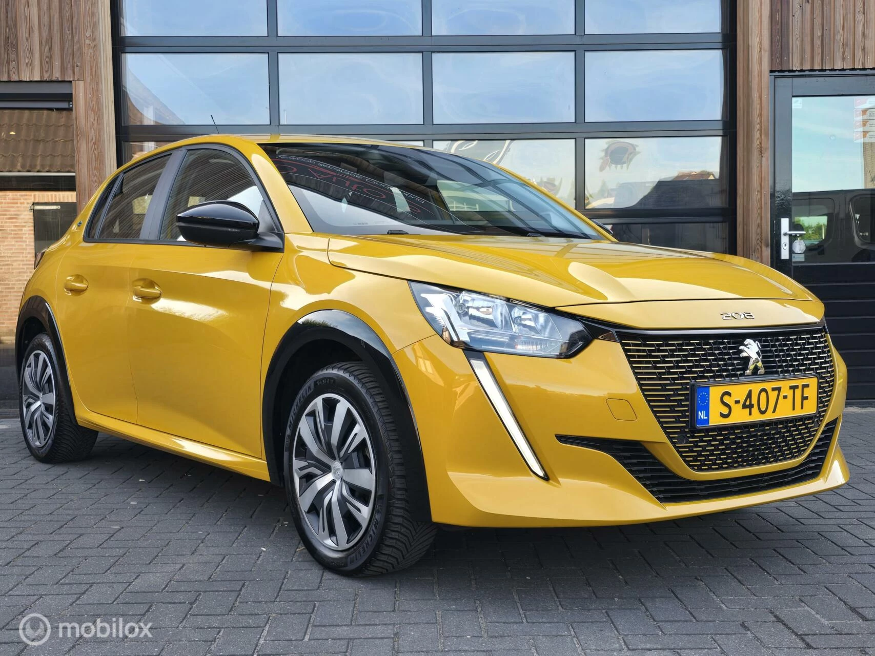 Hoofdafbeelding Peugeot e-208