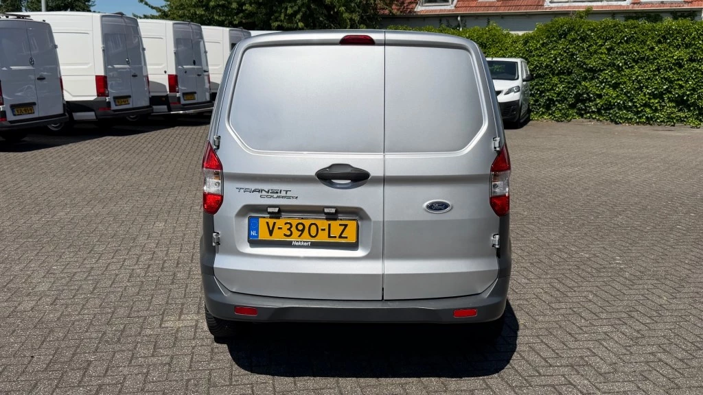 Hoofdafbeelding Ford Transit Courier
