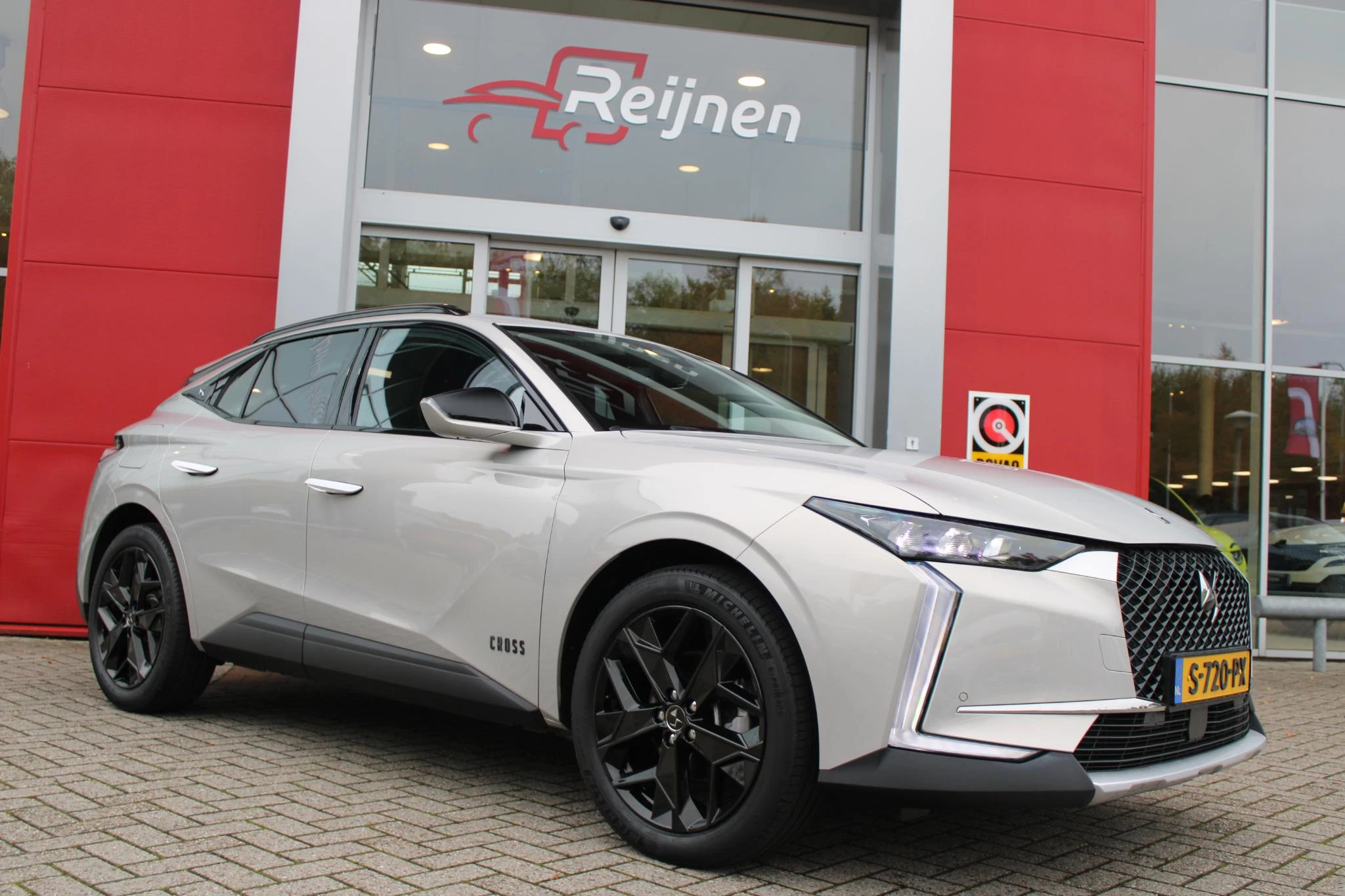 Hoofdafbeelding DS DS 4